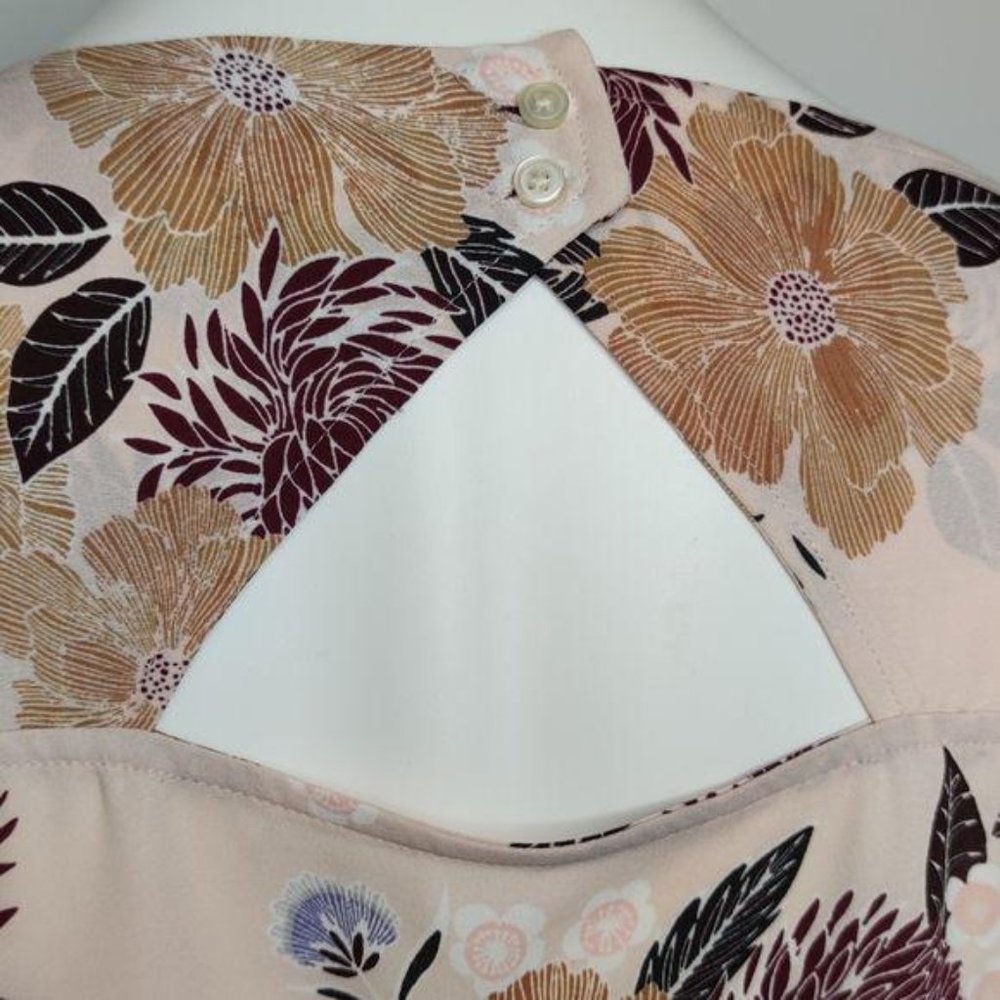 LOFT Long Sleeve Floral top - Picture 6 of 13